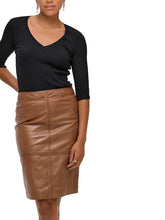 Load image into Gallery viewer, Ladie Black Ebba Ribbed 3/4 Sleeve Sweater