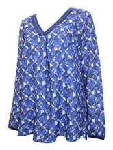 Load image into Gallery viewer, Ladies Geo Print Woven Long Sleeve Pleated Back Plus Size Tops