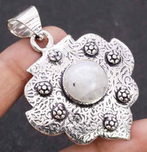 Load image into Gallery viewer, Ladies Rainbow Moonstone 925 Silver Plated Handmade Pendant Link Chain Necklace