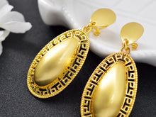 Load image into Gallery viewer, Ladies Elegant Gold Filled Oval Great Wall Cutout Smooth Pendant & Earring Set