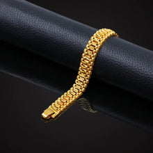 Load image into Gallery viewer, Unisex 18K Gold Plated Carved Link Pattern 7.1" Thick Layered Bracelet