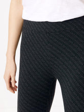 Load image into Gallery viewer, Black Zig-Zag High Waisted Stretchy Leggings