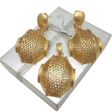Load image into Gallery viewer, Ladies Bold Half Basket Weave Design Pendant and Earring Set