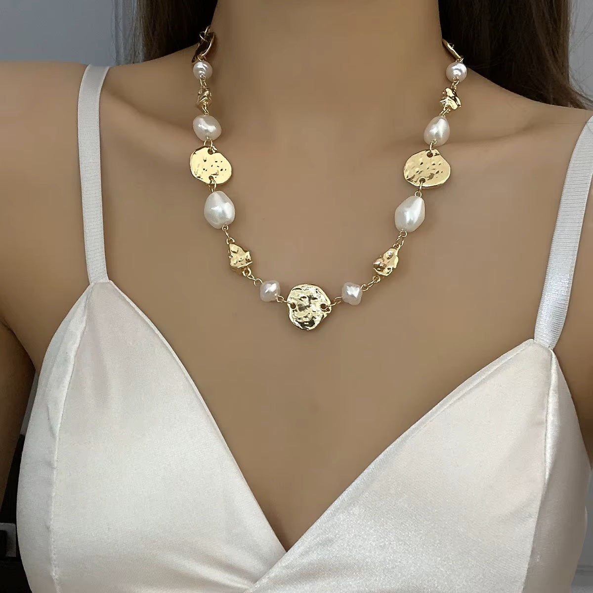 Ladies Gold Plated Irregular Metal Pearls Chain Choker Womens Dressy Necklace