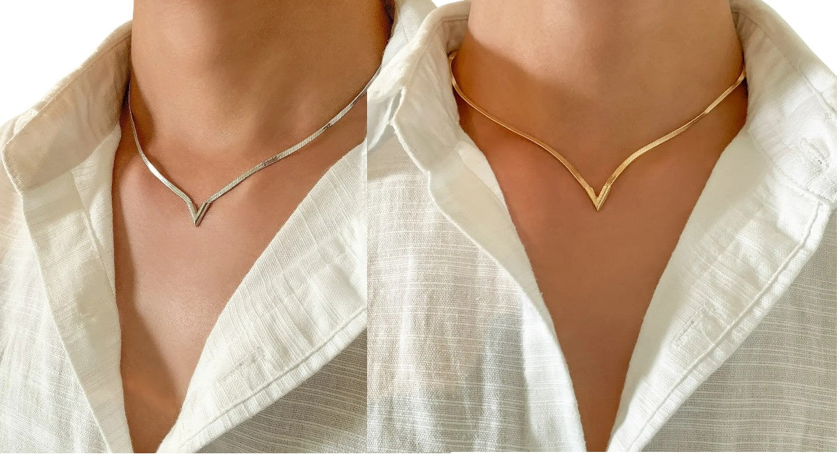 Ladies V Shape Pendant Flat Snake Clavicle Chain Choker Necklace