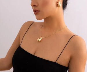 Ladies Gold Plated Snake Chain Pea Pendant & Earrings Set