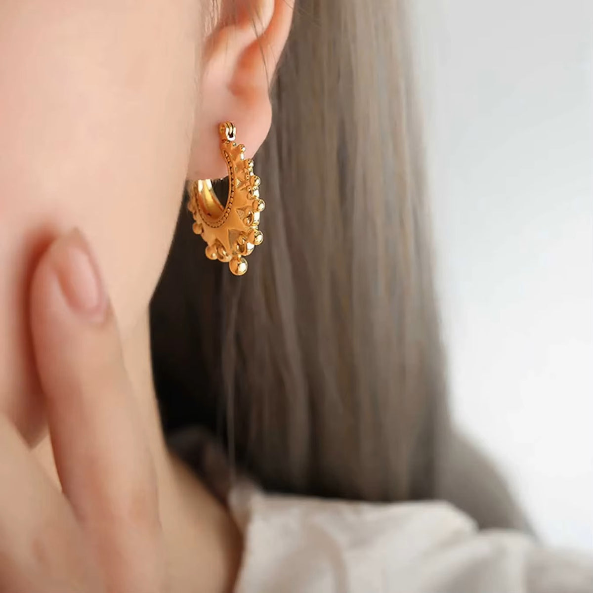Ladies Medium Crown Stitching U-shape Stainless Steel Creole Earrings