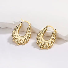Load image into Gallery viewer, Ladies Gold Plated Retro Crown Stitching U-shape Stainless Steel Creole Earrings
