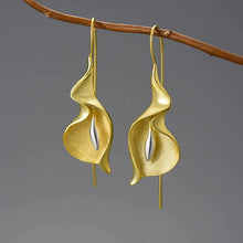 Load image into Gallery viewer, Ladies Plated Open Blooming Flower Push Back Hook Earrings
