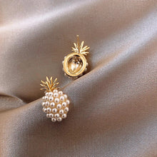 Load image into Gallery viewer, Ladies 18k Gold Plated Simulated Pearls Geometric Pineapple Shape Stud Earring

