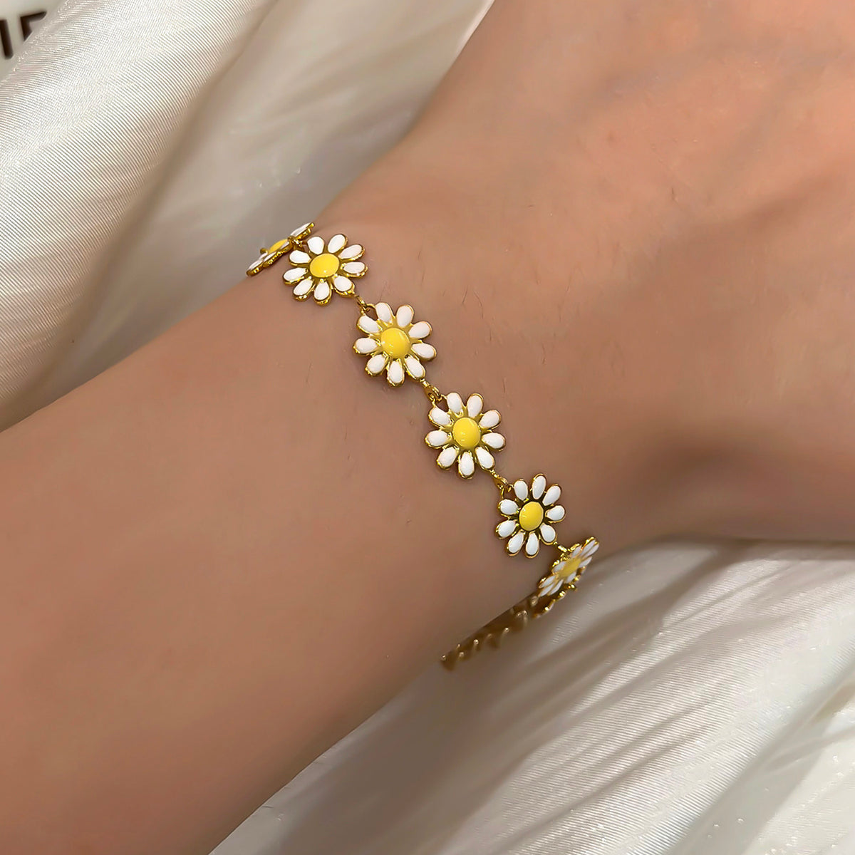 Ladies Cute White Sweet Daisy Sunshine Flower Bracelets