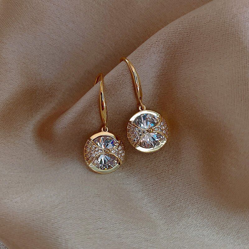 Ladies Gold Plated Round Dazzling Diamond Cut Crystal Rhinestones Stud Earring