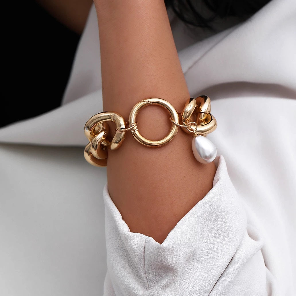 Ladies Gold Chunky Round Link Pearl Coin Charms Toggle Clasp Handchain Bracelets
