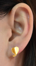 Load image into Gallery viewer, Small Heart Inner Click Lock Hoop Casual Earrings
