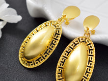 Load image into Gallery viewer, Ladies Elegant Gold Filled Oval Great Wall Cutout Smooth Pendant &amp; Earring Set
