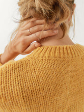 Load image into Gallery viewer, Gold Petronella Wool Blend Ribbed Knit Plus Size Jumper
