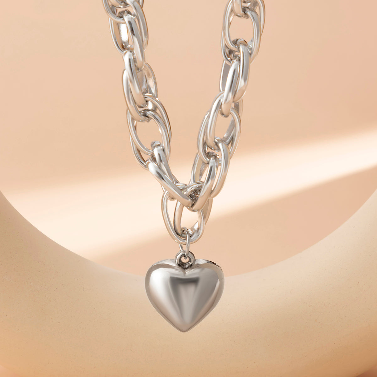 Ladies Gold / Silver Heart Pendant Chunky Circle InterLink Chain Choker Party Necklace