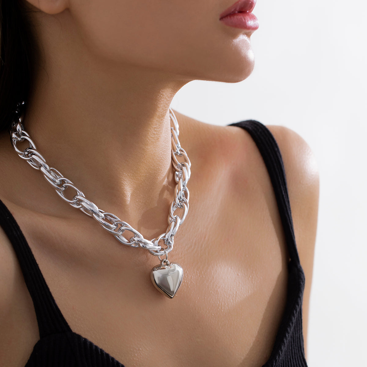 Ladies Gold / Silver Heart Pendant Chunky Circle InterLink Chain Choker Party Necklace