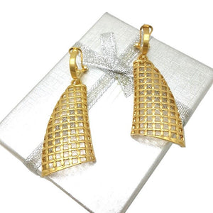 Ladies 18K Gold Plated Tower Shell Cutout Design Pendant Twist Chain Earring Set